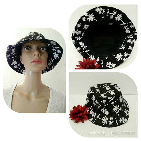 🔴NWT-Fun Coconut Bucket Summer Hat - Picture 2 of 5